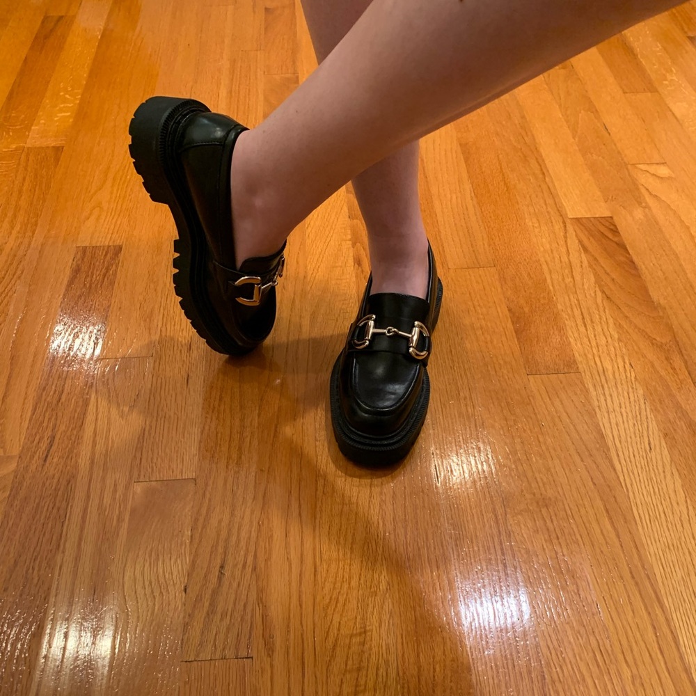 Black patent leather loafer shoes size 5